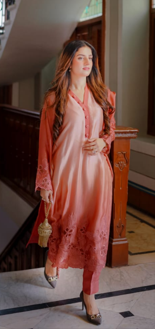 Mah-e-Naaz - 3 piece suite - Premium Silk